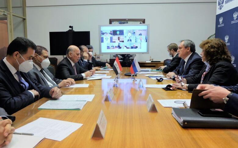 خبرنگاران روسیه و عراق درباره گسترش همکاری ها در عرصه انرژی گفت وگو کردند