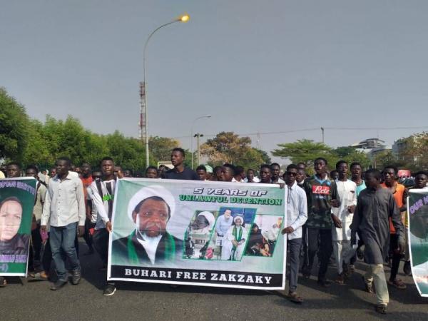 خبرنگاران نیروهای امنیتی نیجریه به تظاهرات طرفداران شیخ زکزاکی حمله کردند